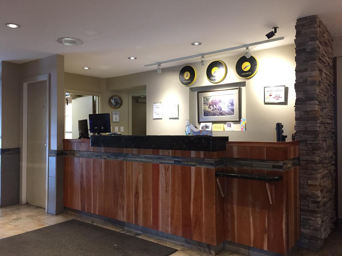 Bear Country Inn เทอร์เรส ภายนอก รูปภาพ