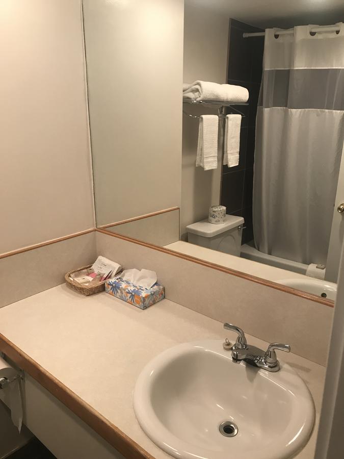 Bear Country Inn เทอร์เรส ภายนอก รูปภาพ